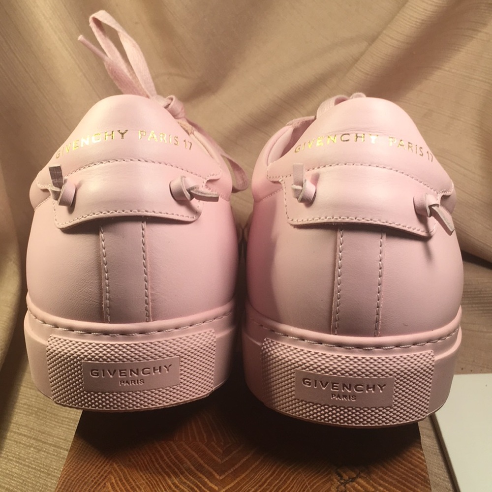 Givenchy NWOT leather urban low sneakers - Picture 2 of 8